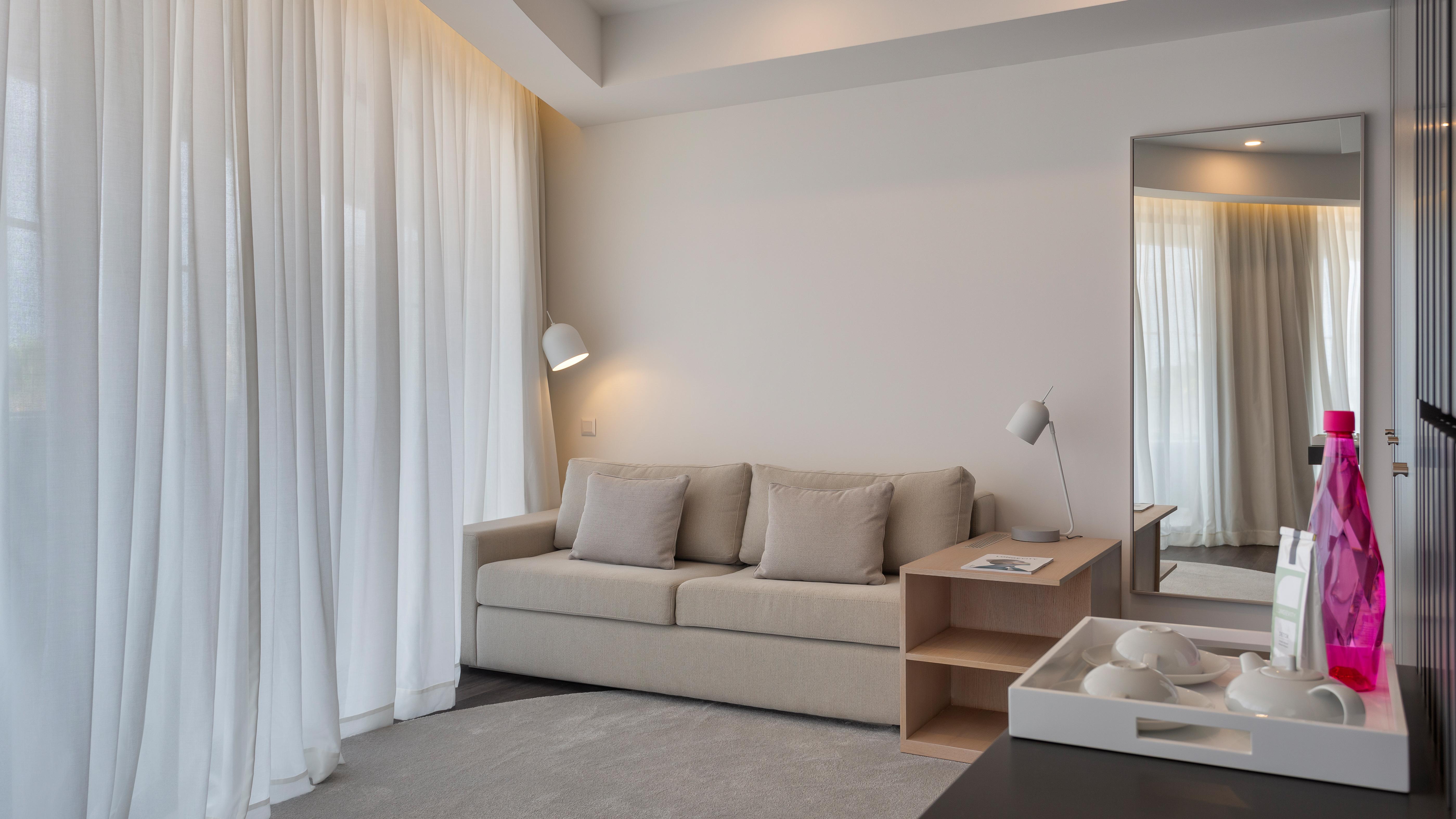 Longevity Health & Wellness Hotel - Adults Only Alvor Exterior foto A room at the hotel