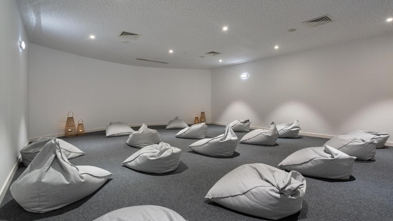 Longevity Health & Wellness Hotel - Adults Only Alvor Exterior foto The meditation room at the London Buddhist Centre
